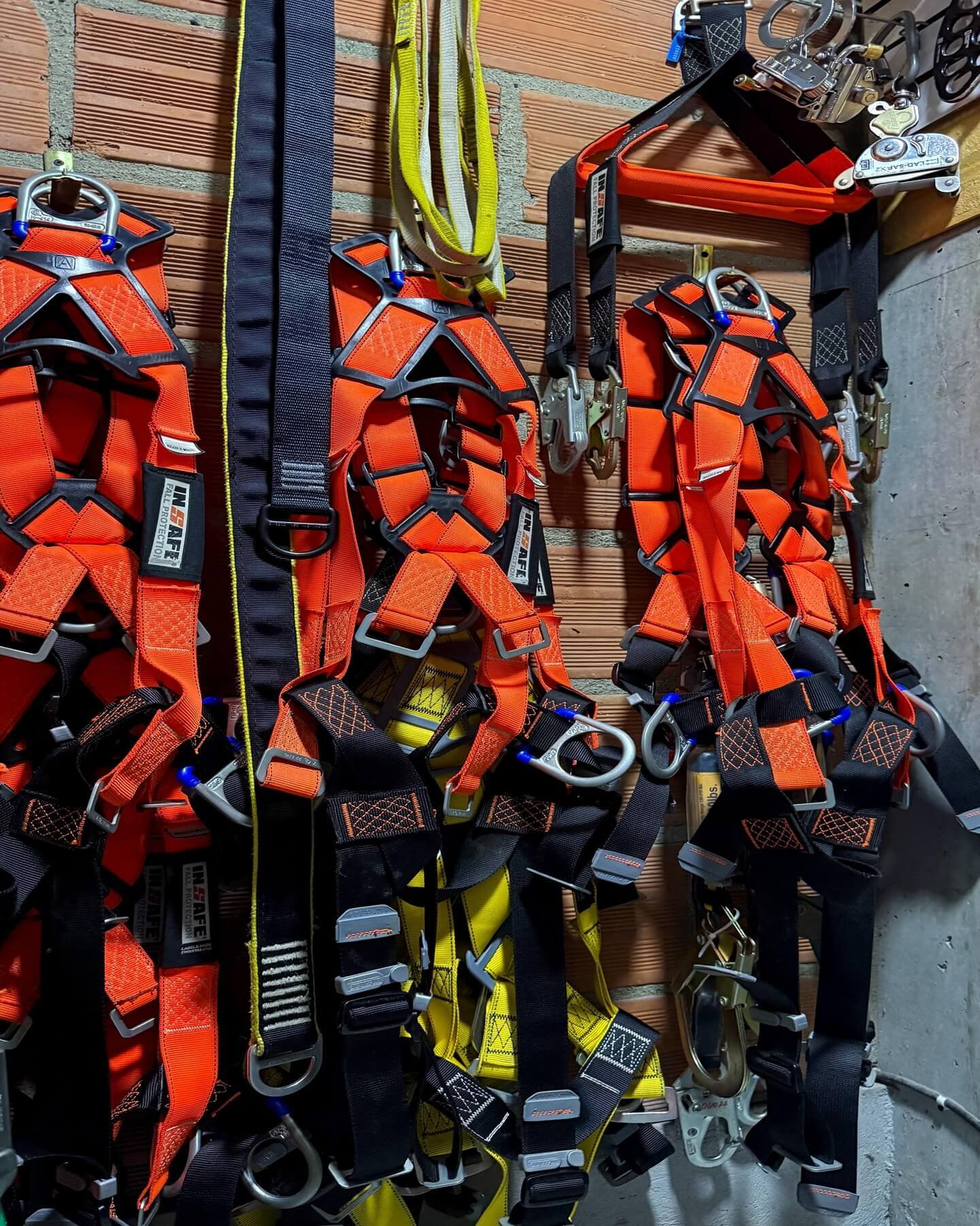 Inspección anual y mantenimiento de equipos de alturas - SIA Colombia